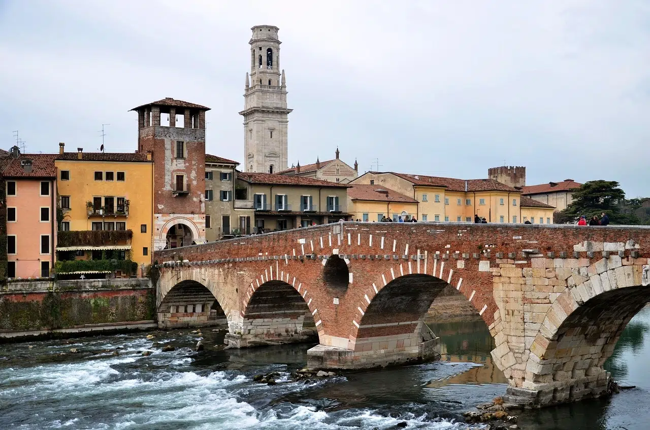 Ponte Scaligero, Verona's fortified old bridge
