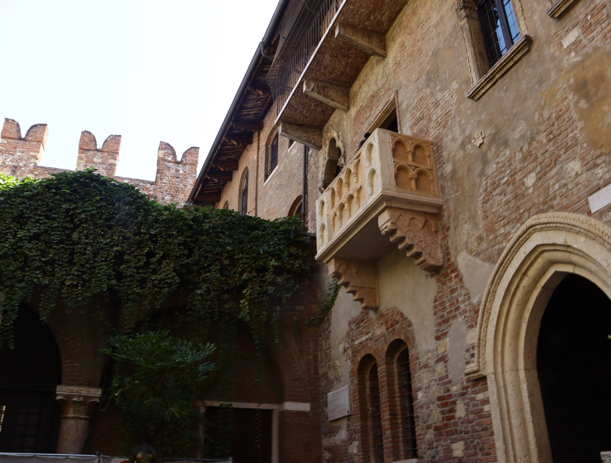 Renting a car in Verona to explore the surrounding area